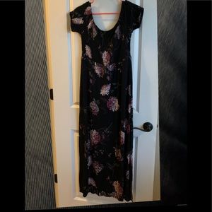 Maxi Off Shoulder Floral Dress - Perfect for any season!